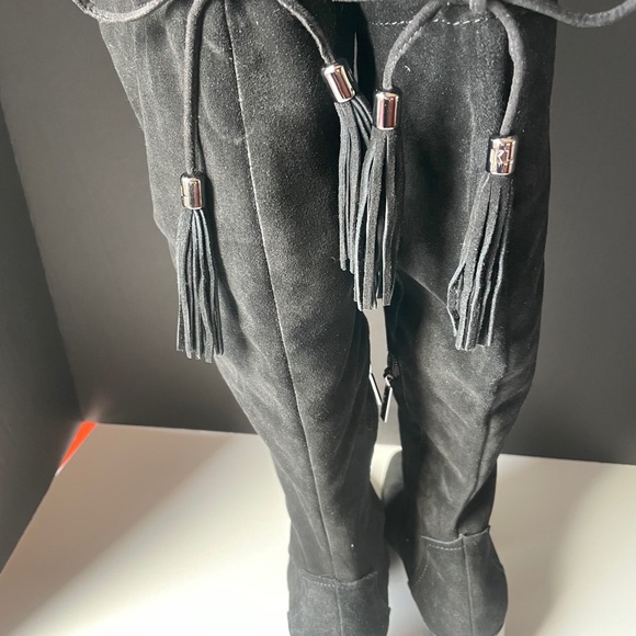 Karl Lagerfeld Razo Tassel Knee High Boots - Picture 5 of 7